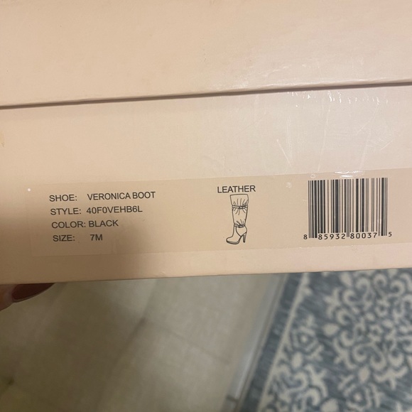 Michael Kors Veronica Leather boots - Picture 8 of 9